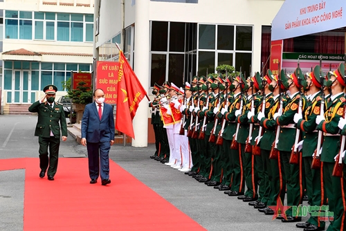 Chủ tịch nước Nguyễn Xuân Phúc thăm, làm việc tại Trung tâm Nhiệt đới Việt-Nga